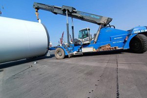 Cân tải trọng tháp điện gió tại công trường CS WIND Vietnam