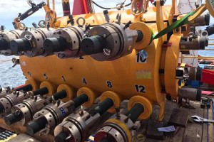 Dịch vụ siết bu lông dưới nước