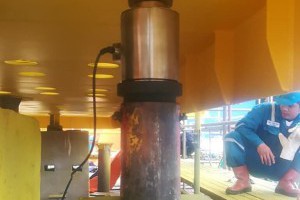 Đo tải trọng kết cấu kim loại bằng kích thuỷ lực và cân tải hiện trường